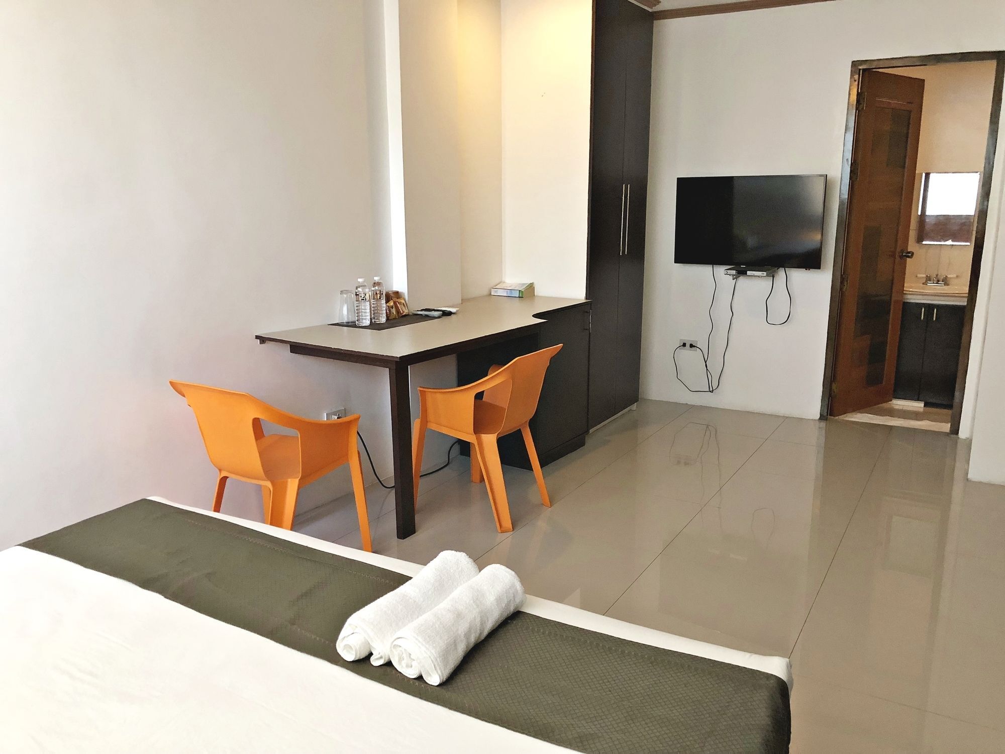 Daj Suites Boutique Hotel Тагайтай Экстерьер фото