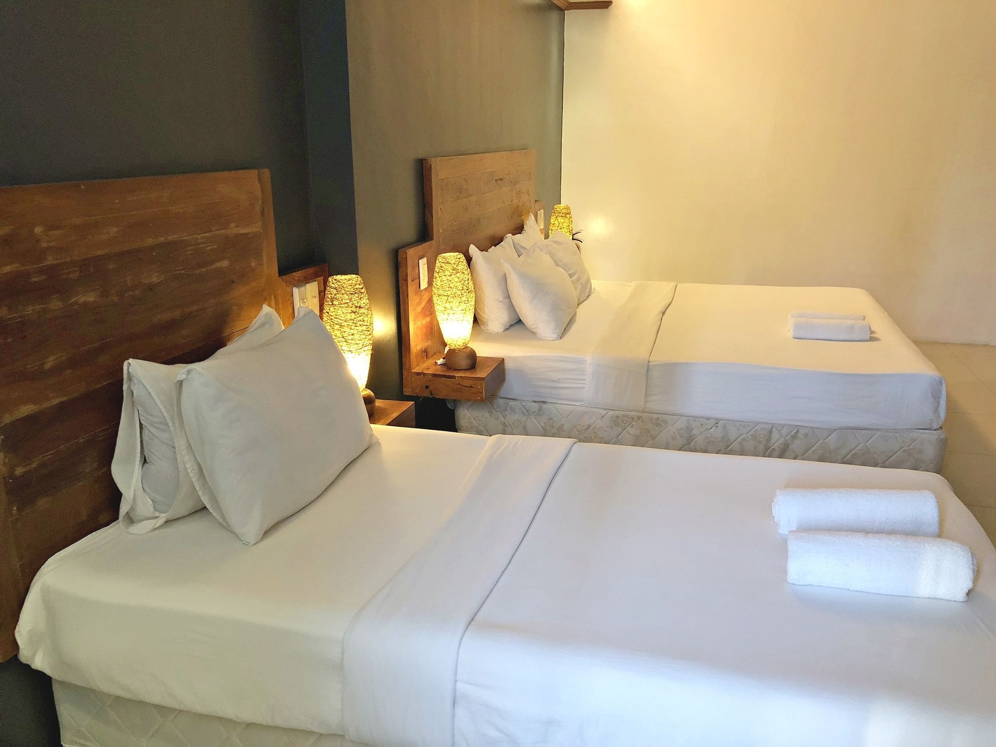 Daj Suites Boutique Hotel Тагайтай Экстерьер фото