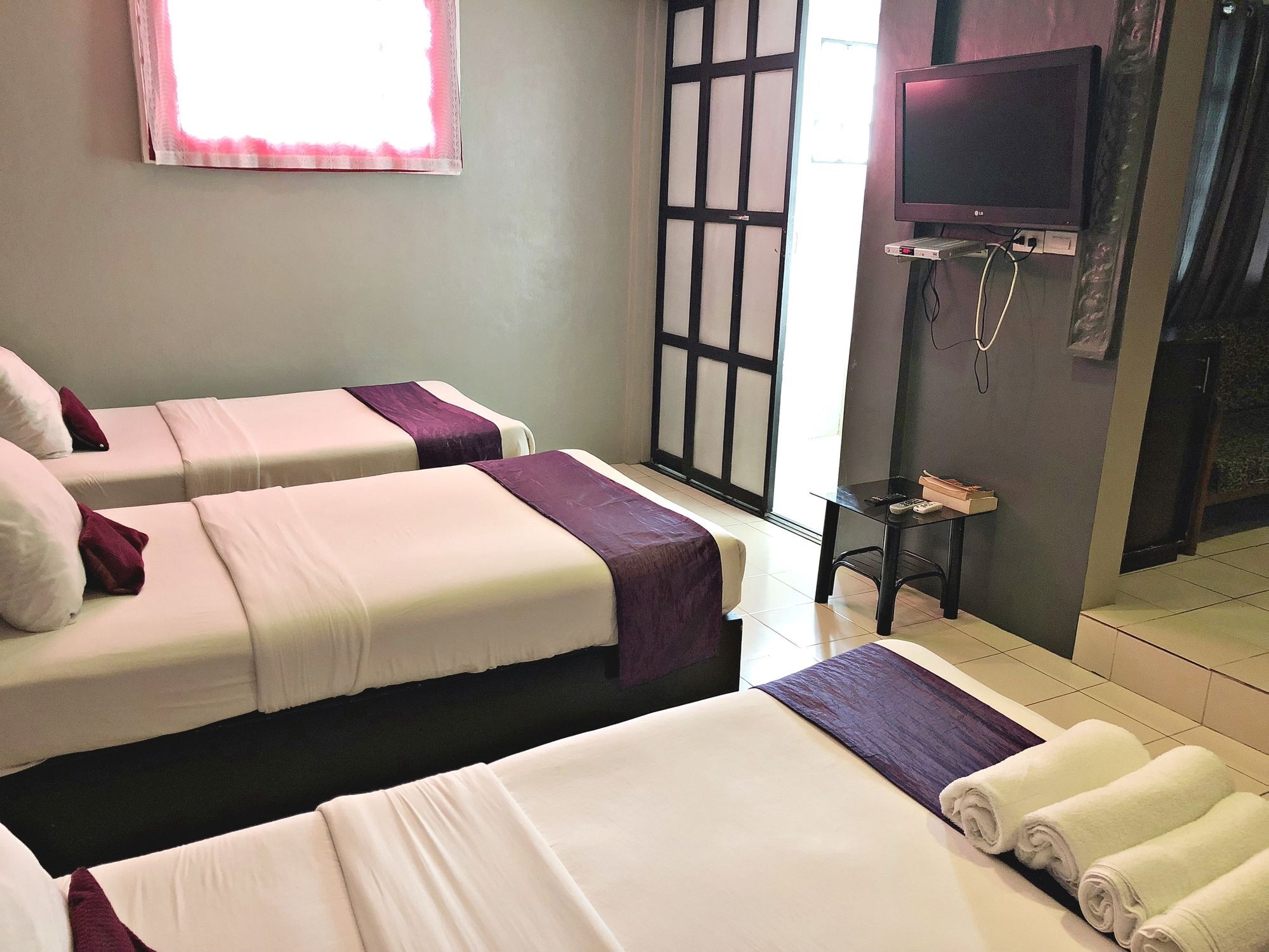 Daj Suites Boutique Hotel Тагайтай Экстерьер фото