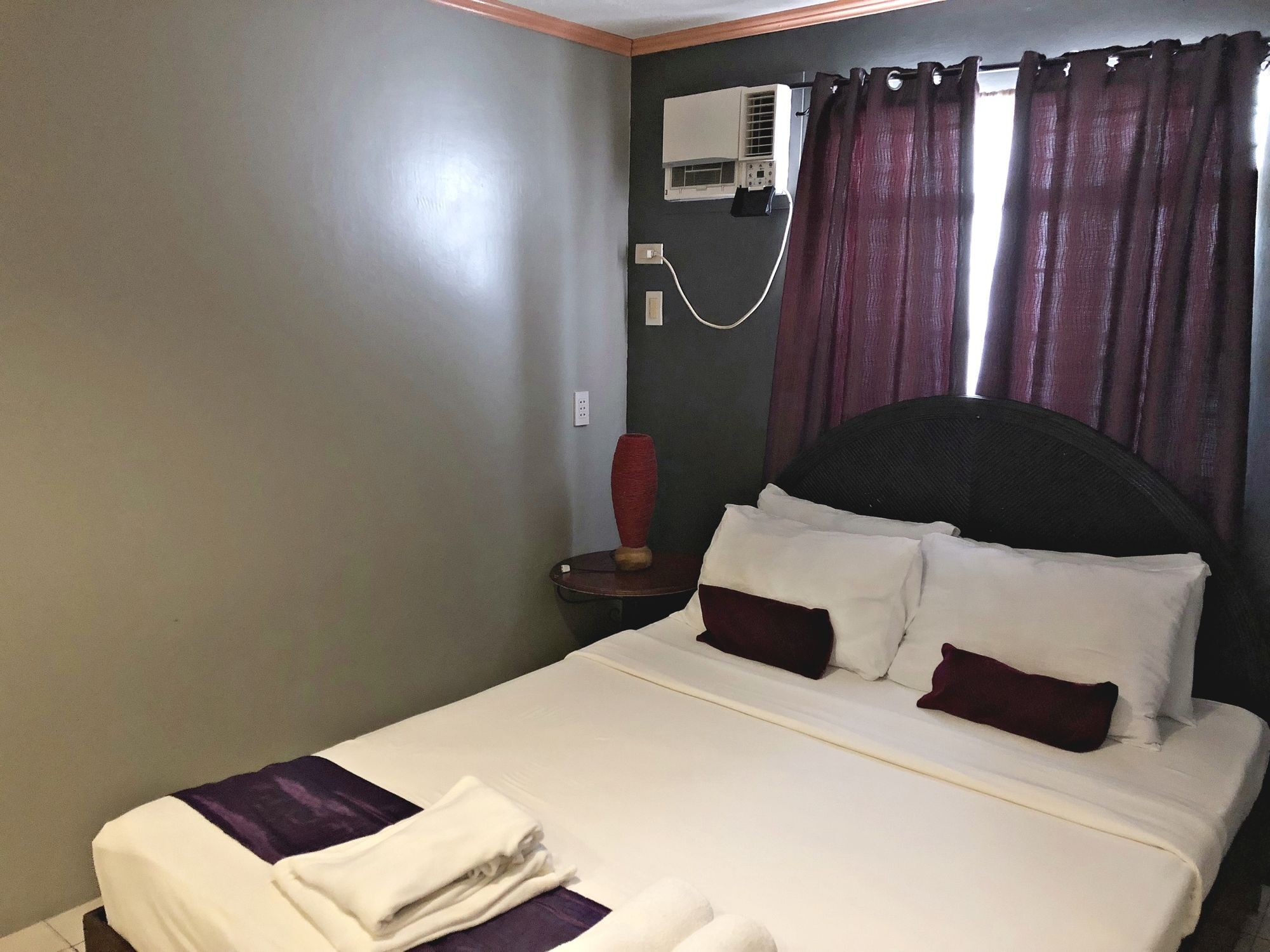 Daj Suites Boutique Hotel Тагайтай Экстерьер фото