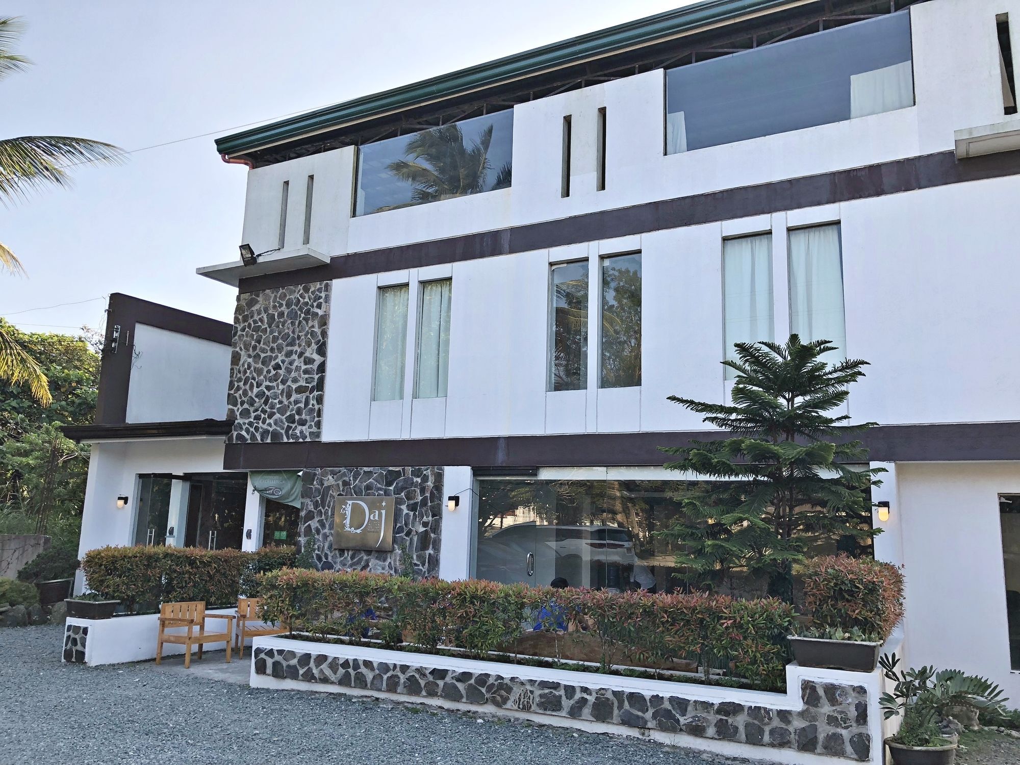 Daj Suites Boutique Hotel Тагайтай Экстерьер фото