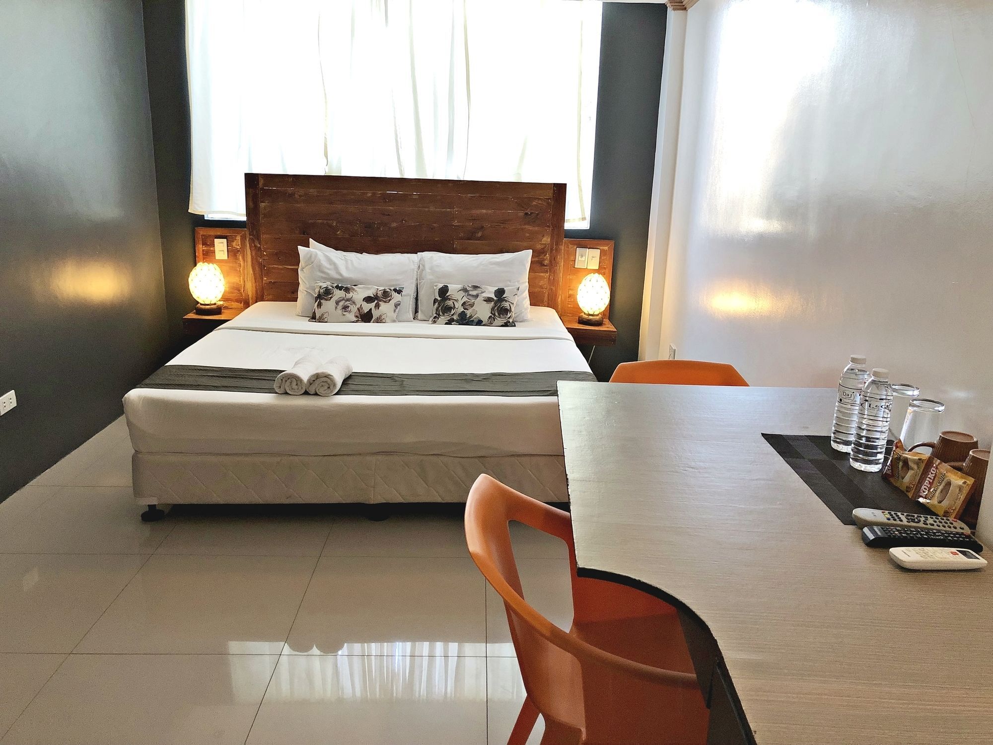 Daj Suites Boutique Hotel Тагайтай Экстерьер фото