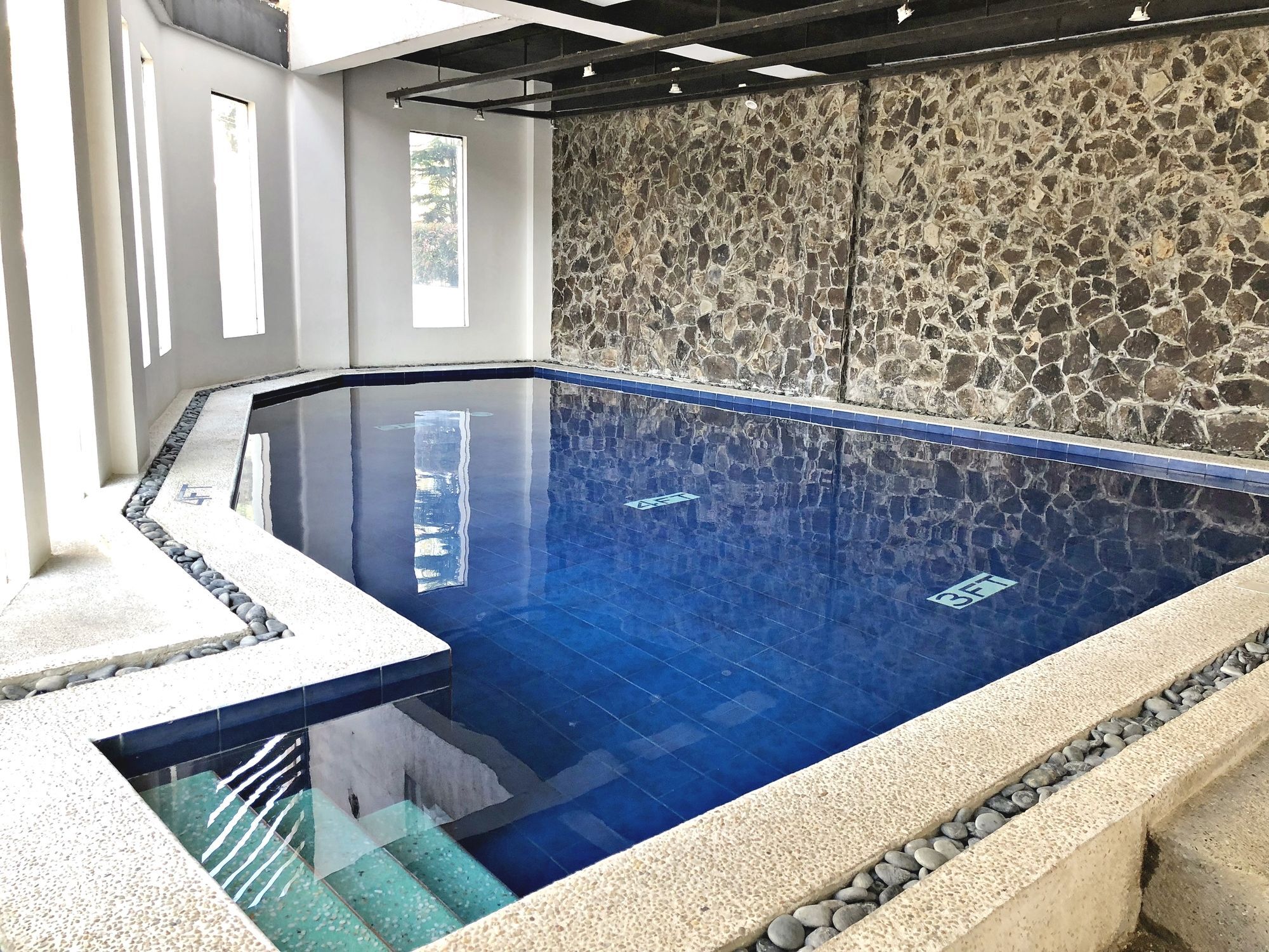 Daj Suites Boutique Hotel Тагайтай Экстерьер фото